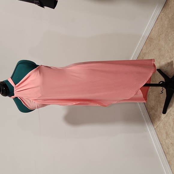 Medium slip on coral dress by Venus - Picture 1 of 5
